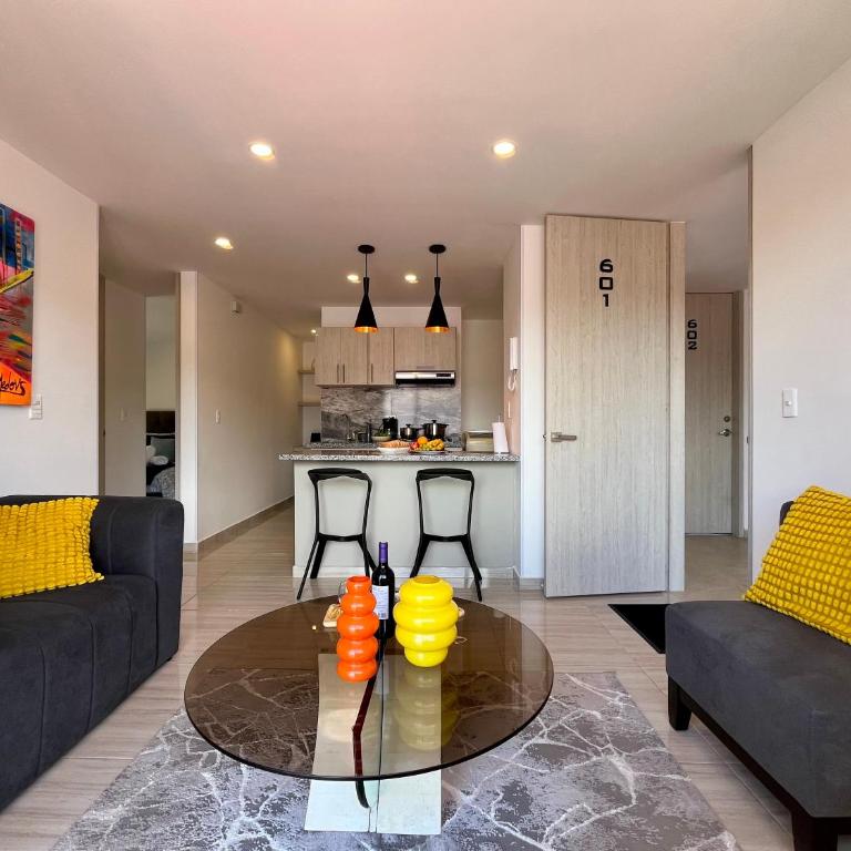 Nuevo, cómodo y con parqueadero - Apartamento de 2 dormitorios - 1