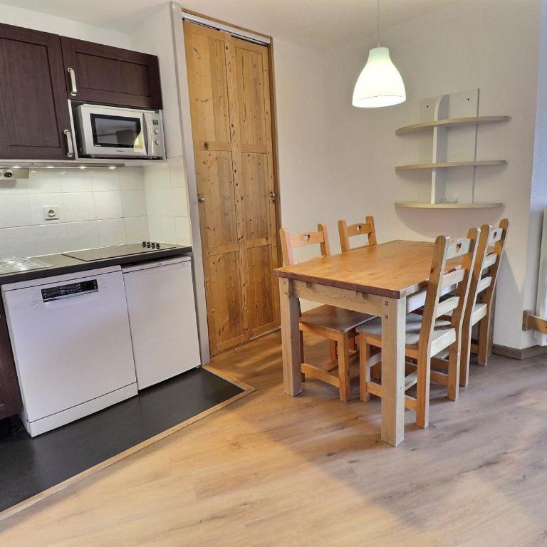 2 pièces confortables, skis aux pieds, 4 personnes - FR-1-182A-12 - Appartement - 11