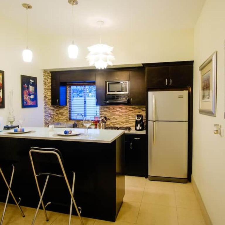 Cozy Apartment at DT Wifi and AC - Apartment - 3