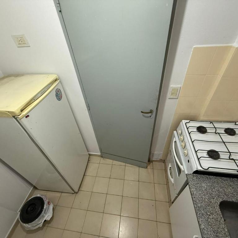Depto sencillo a la vuelta del patio olmos cerca de todo - Apartamento de 1 dormitorio - 2