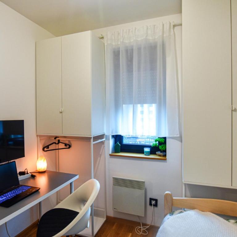 Pravo mesto - Two-Bedroom Apartment - 12