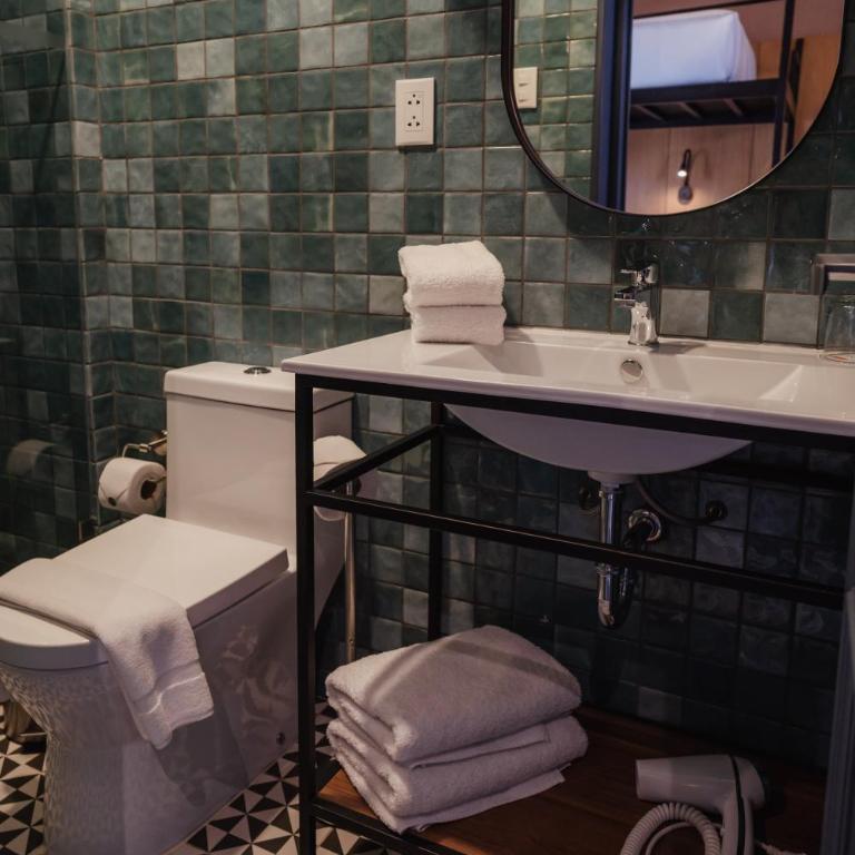 Motto By Hilton Cusco - Habitación Flex - 1 cama grande abatible - 2