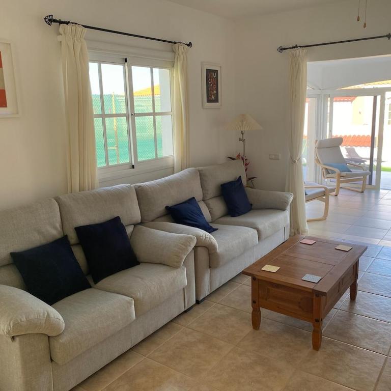 Villa Sea La Vie - 3 Bedrooms, Pool & Sea Views - Three-Bedroom Villa - 8