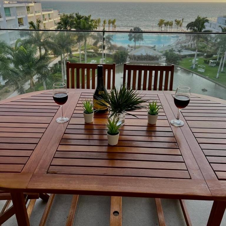 De las mejores vistas del Condominio - Apartamento de 2 dormitorios - 62