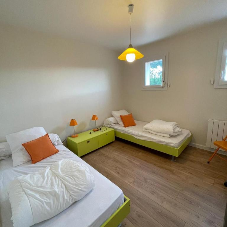 maison au calme sur le golf avec piscine privée - Maison 3 Chambres - 9