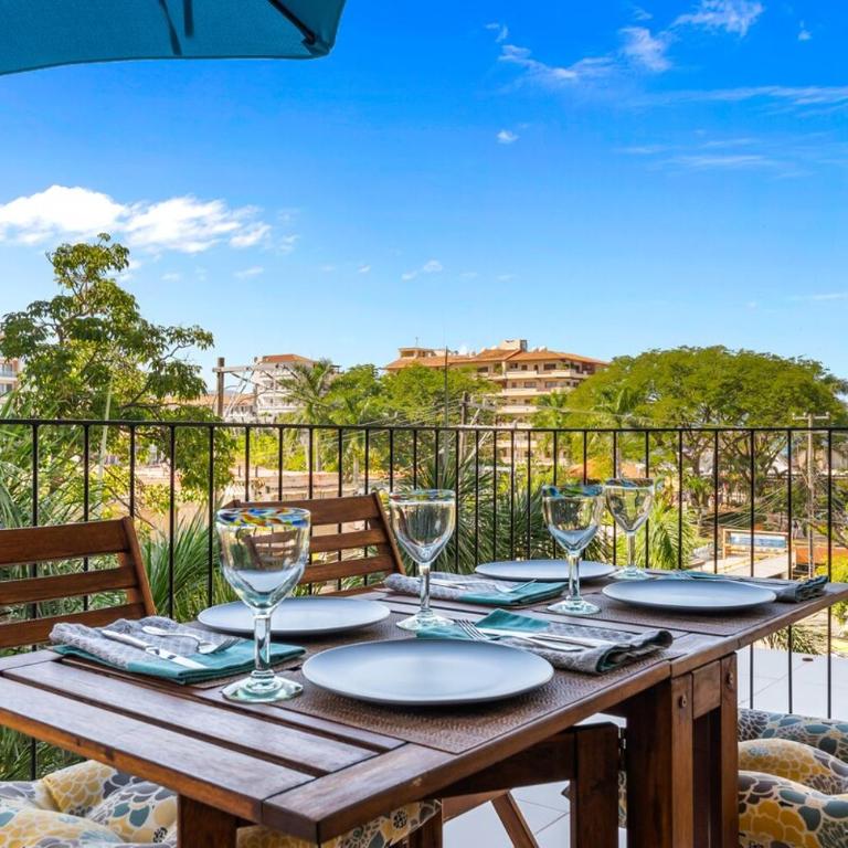 2BR Luxury Condo with Rooftop Pool Zona Romántica - Apartamento de 2 dormitorios con vistas parciales al océano - 5