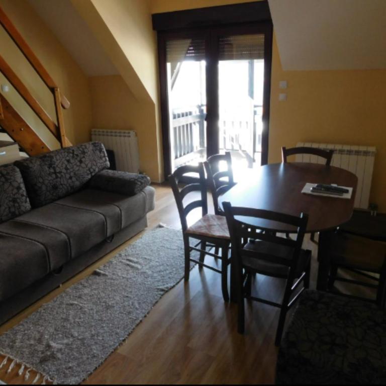 Apartments 1A JollyKop - One-Bedroom Apartment with Terrace - 6
