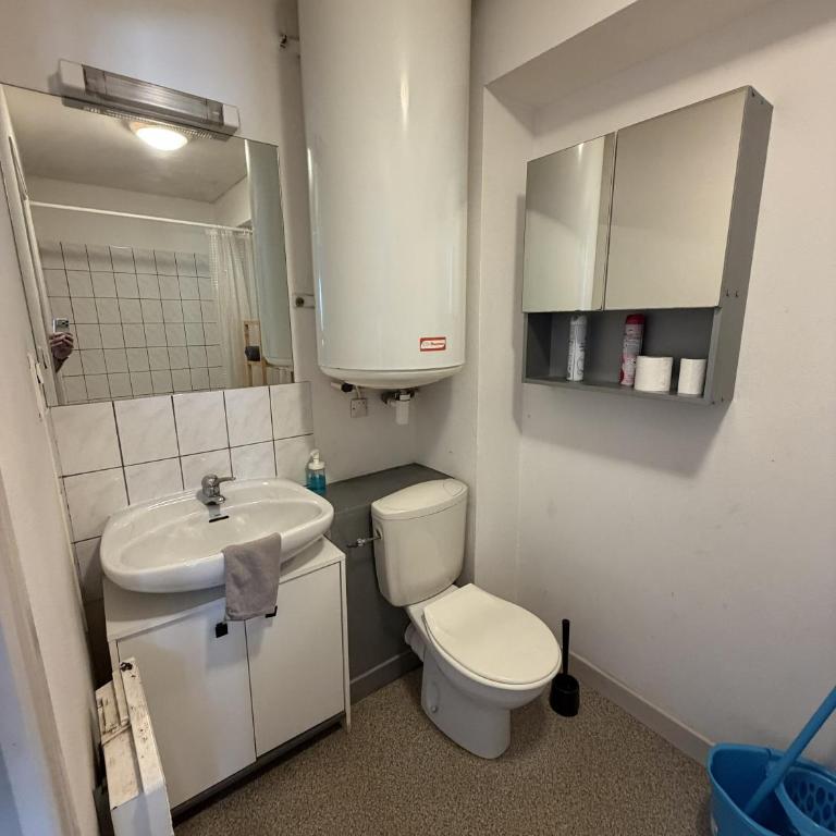 Studio 20m2 parking 4rue proudhon wifi rdcsureleve - Appartement 1 Chambre - 14
