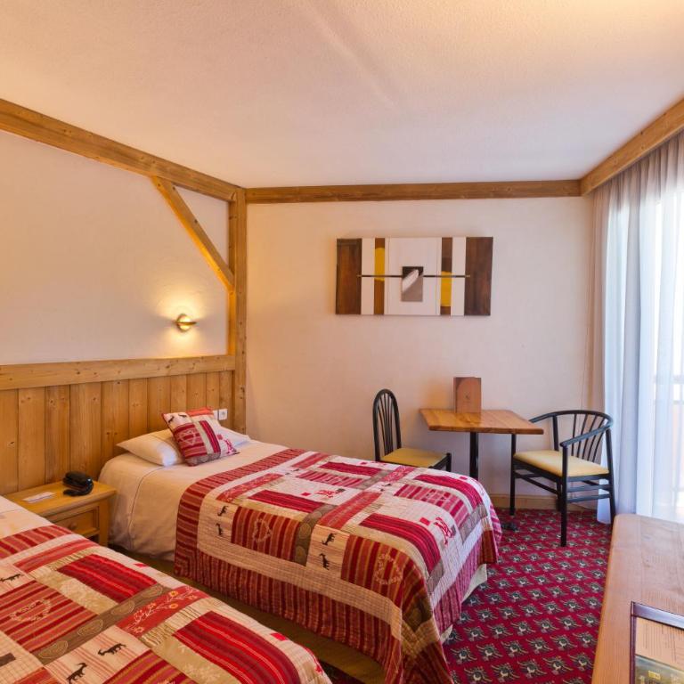 Hotel Le Littoral - Chambre Lits Jumeaux Traditionnelle - Vue Partielle sur Lac - 2