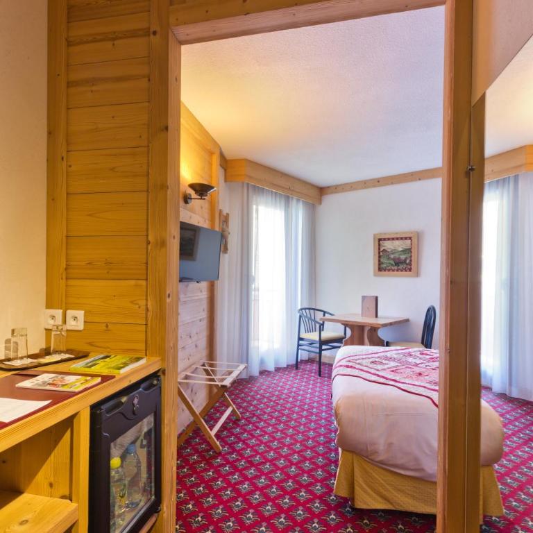 Hotel Le Littoral - Chambre Double Club avec Balcon - Vue sur Lac - 1