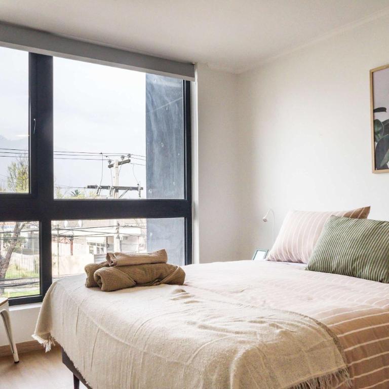 Elegant 2BR Retreat for 5 in Vibrant Las Condes - Apartment - 10