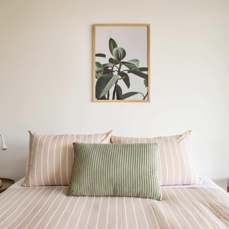 Elegant 2BR Retreat for 5 in Vibrant Las Condes - Apartment - 14