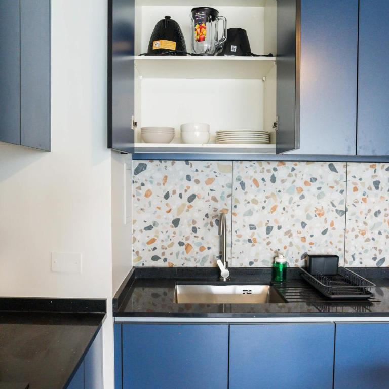 Elegant 2BR Retreat for 5 in Vibrant Las Condes - Apartment - 26