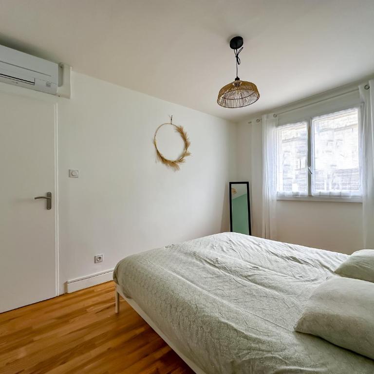 L'aube Climatisation Parking 2 chambres - Two-Bedroom Apartment - 44
