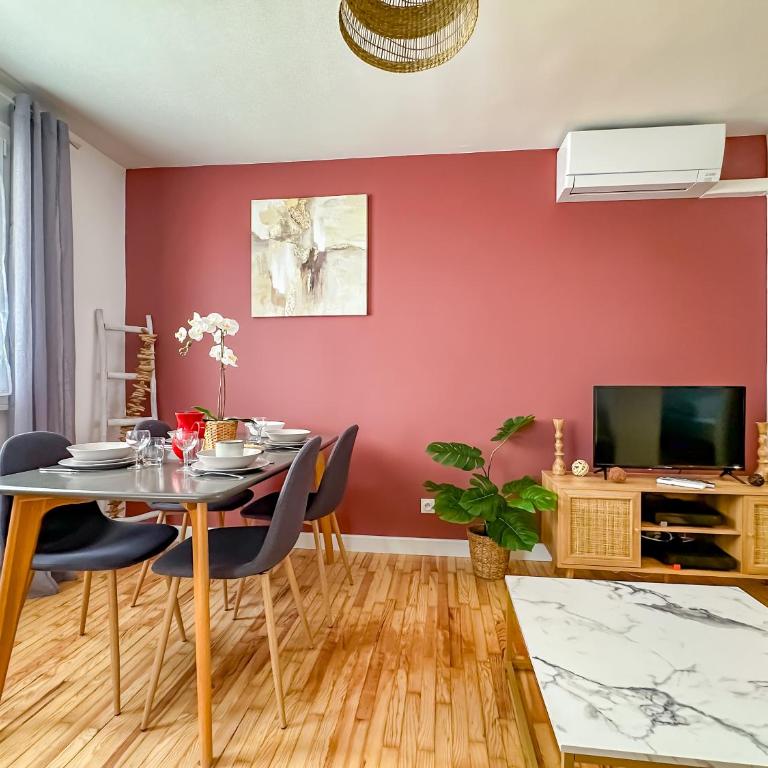 L'aube Climatisation Parking 2 chambres - Two-Bedroom Apartment - 25