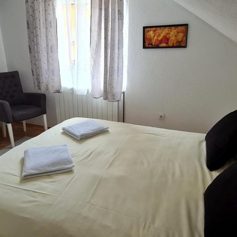 VISOKO Room - Deluks Soba sa Bračnim Krevetom (Queen-size) - 1