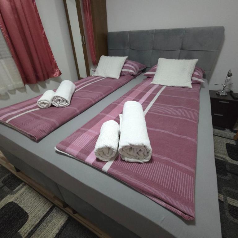 Guest House Nana - Triple Room with Private Bathroom - 12