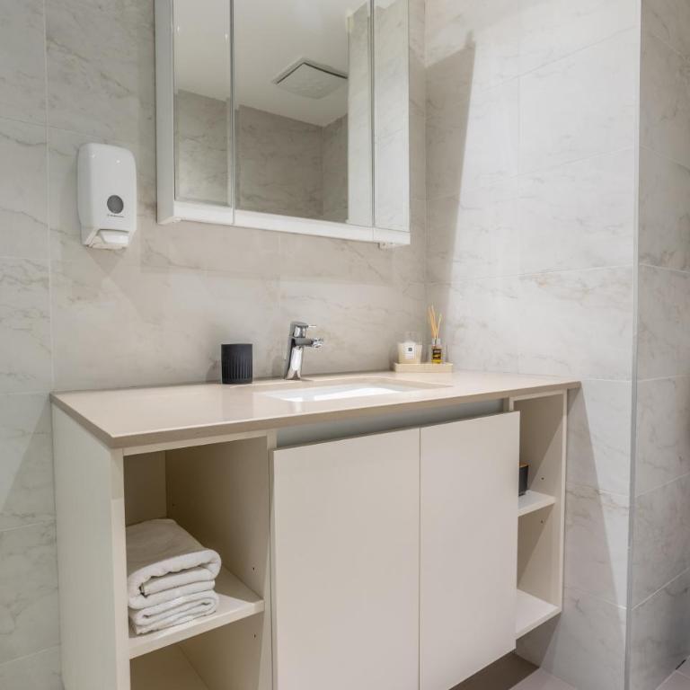 Bw Lux Apartments River view - One-Bedroom Apartment - 54