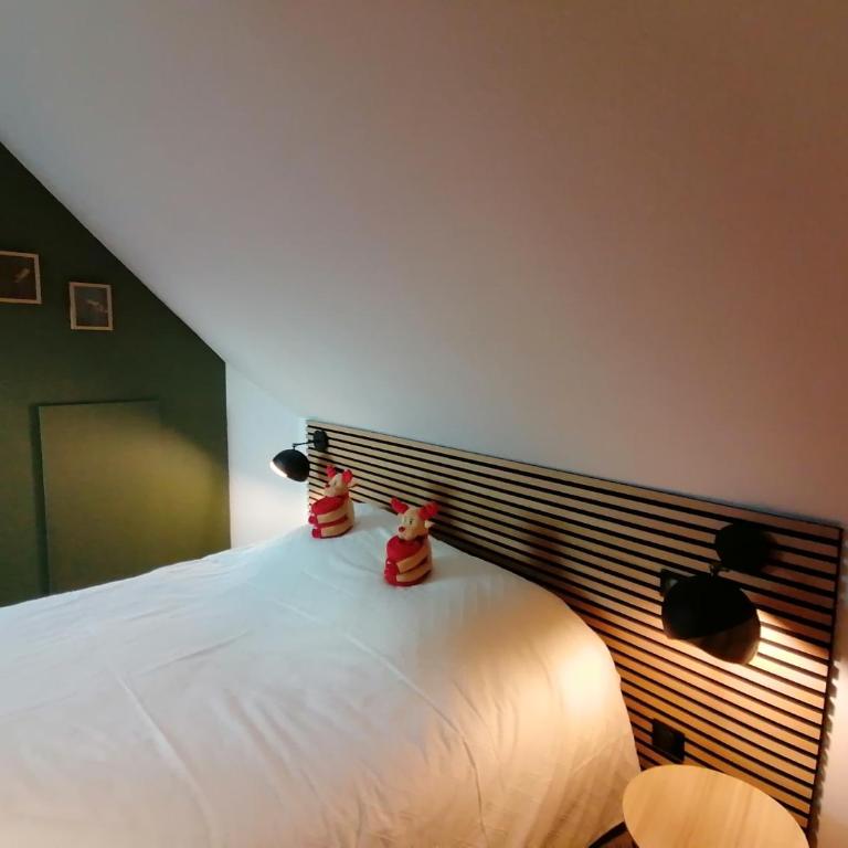 Suite familiale privée proche du Parlement Européen de Strasbourg - Chambre Familiale avec Salle de Bains Privative - 1