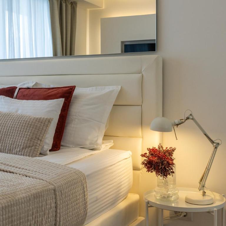 Bw Lux Apartments River view - One-Bedroom Apartment - 35