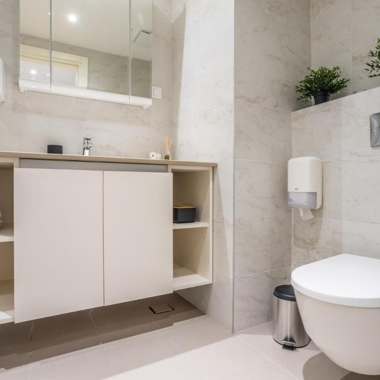 Bw Lux Apartments River view - One-Bedroom Apartment - 49