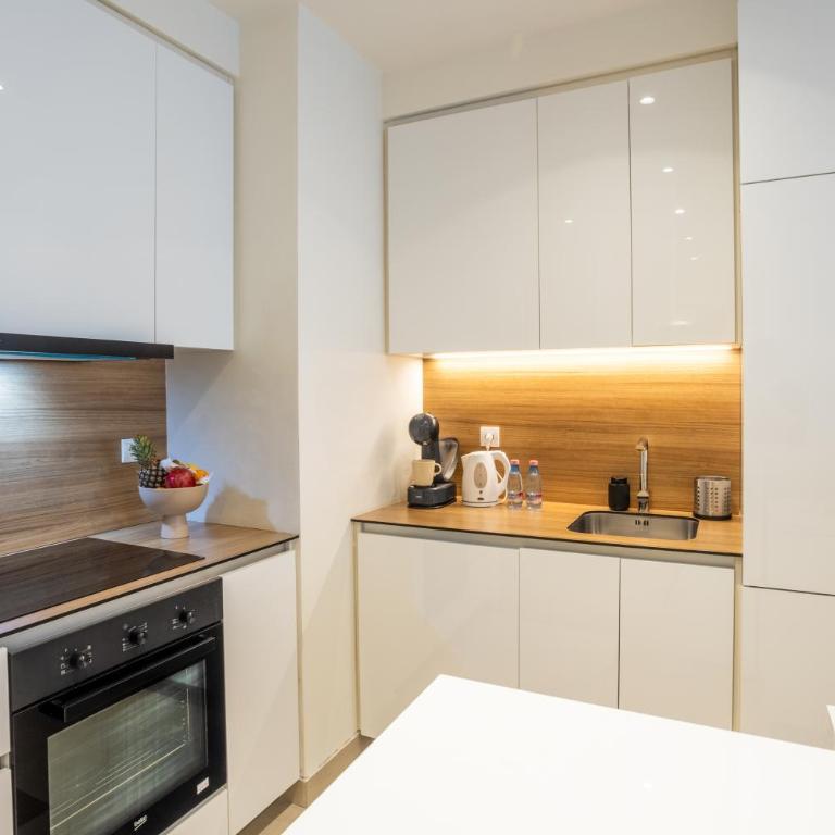 Bw Lux Apartments River view - One-Bedroom Apartment - 68