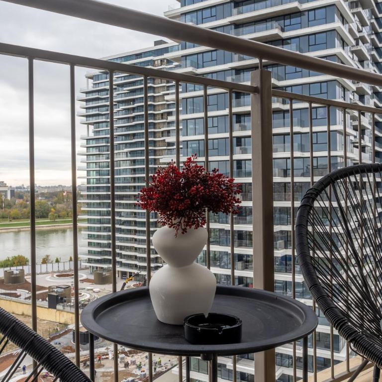 Bw Lux Apartments River view - One-Bedroom Apartment - 63