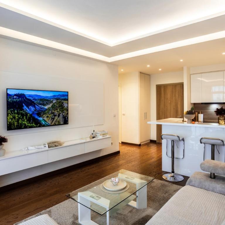 Bw Lux Apartments River view - One-Bedroom Apartment - 1