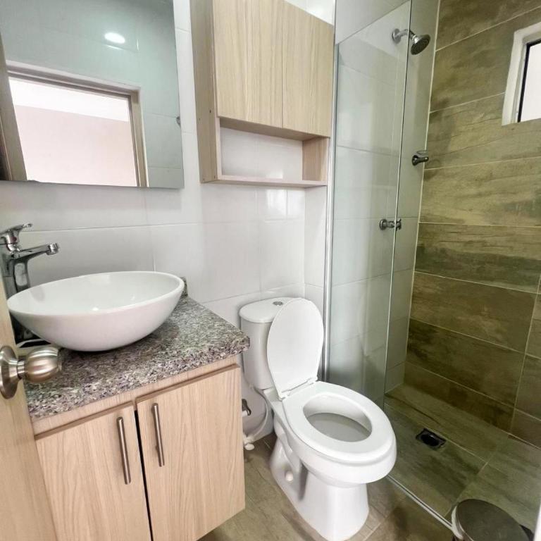 Moderno apto a pasos de la playa - Three-Bedroom Apartment - 6