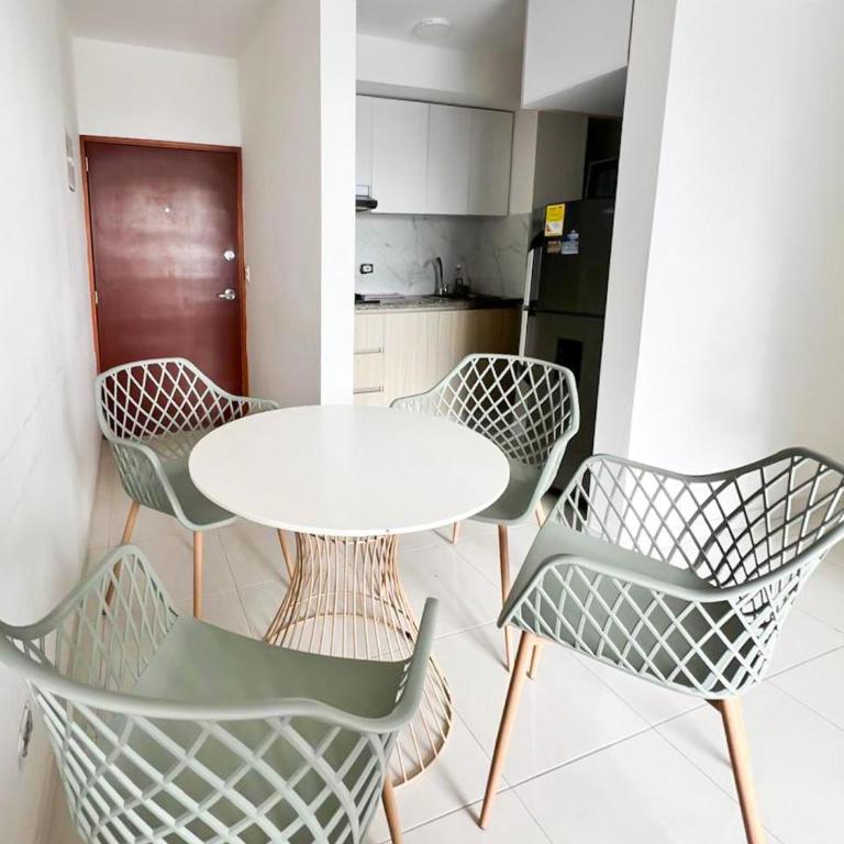 Moderno apto a pasos de la playa - Three-Bedroom Apartment - 7