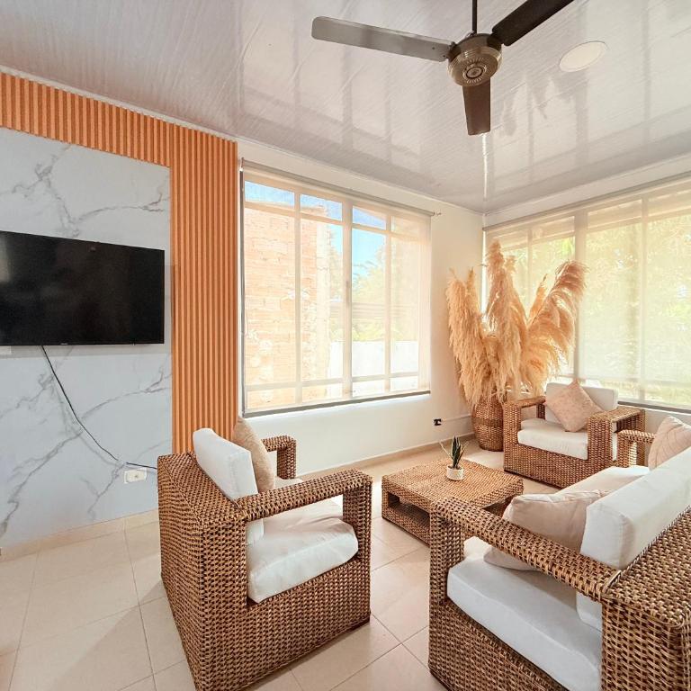 Villa Tranquila - Paraíso Privado con Piscina y Amplios Espacios Naturales con Casa Campestre - Villa de 1 dormitorio - 48