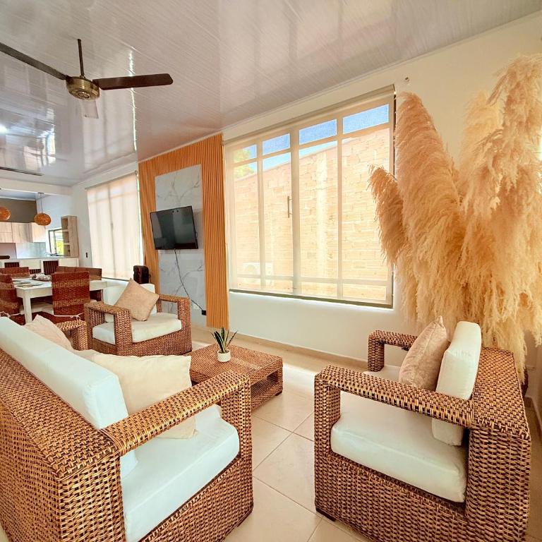 Villa Tranquila - Paraíso Privado con Piscina y Amplios Espacios Naturales con Casa Campestre - Villa de 1 dormitorio - 55