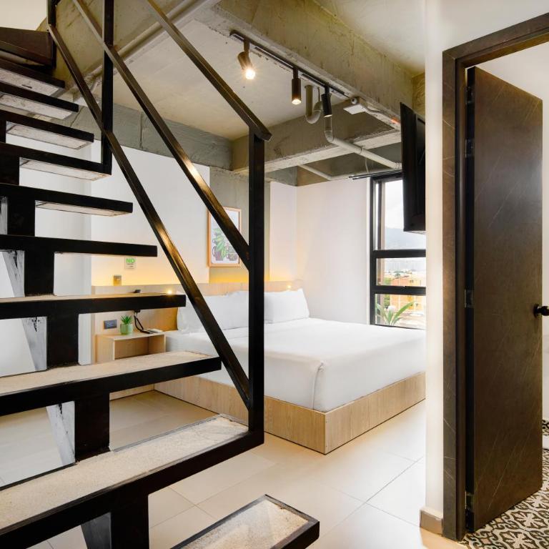 Hotel Attic 33 - Suite with Hot Tub - 2