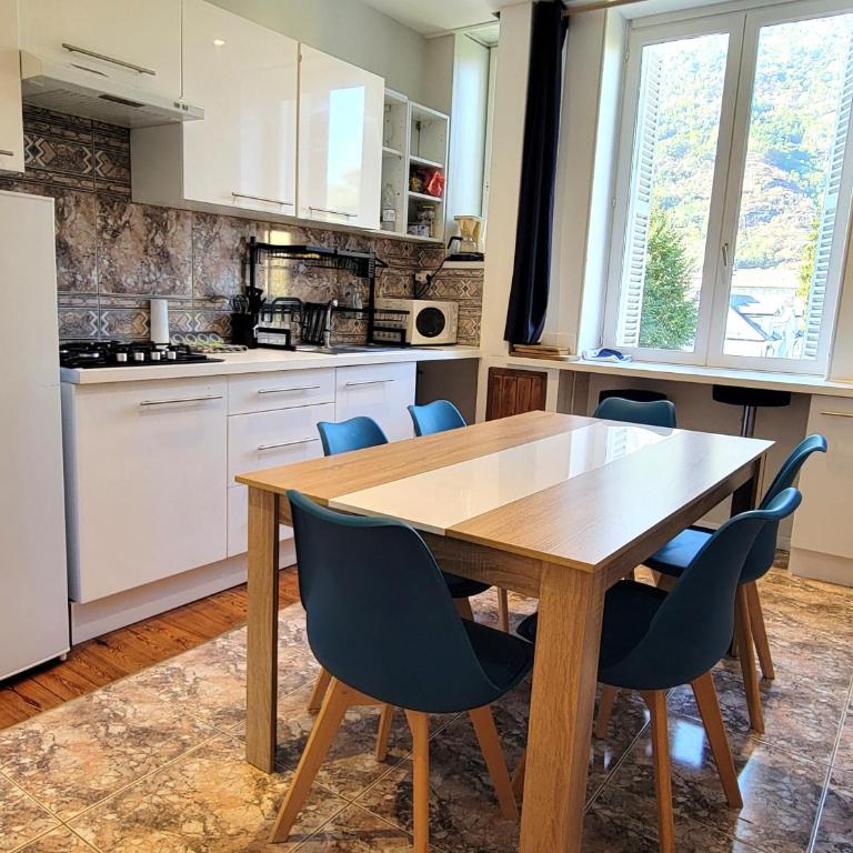 VILLA ILIXON - Appartements privés proche du centre de Luchon, parking, billard, jardin - Apartamento con balcón - 20