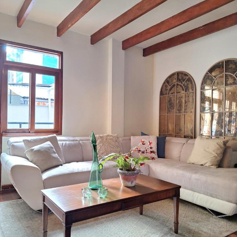 Historic Quinta, Heart of Miraflores, 2 Bedroom Apartment - Two-Bedroom Family Apartment - 2