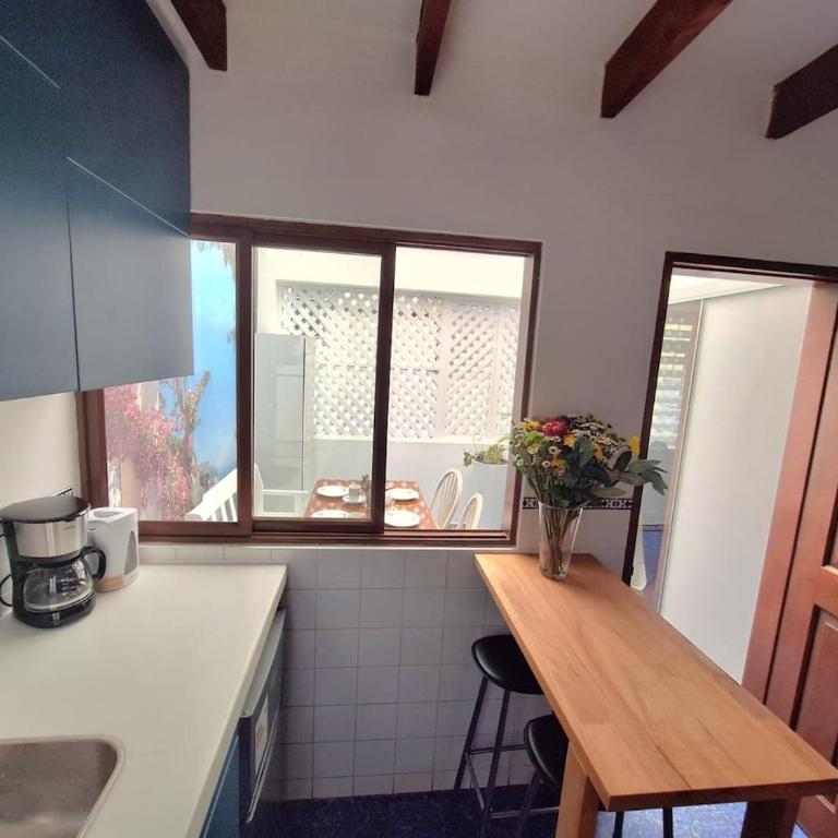 Historic Quinta, Heart of Miraflores, 2 Bedroom Apartment - Two-Bedroom Family Apartment - 15