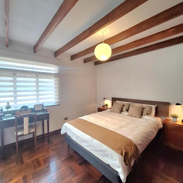 Historic Quinta, Heart of Miraflores, 2 Bedroom Apartment - Two-Bedroom Family Apartment - 7