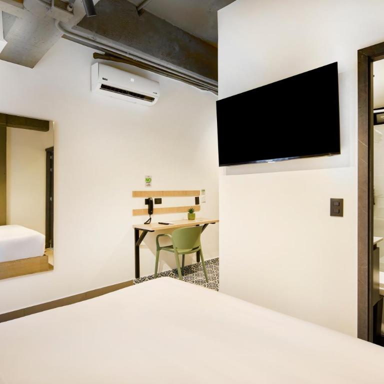 Hotel Attic 33 - Deluxe Room - 6