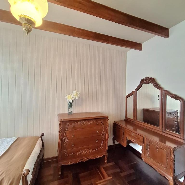 Historic Quinta, Heart of Miraflores, 2 Bedroom Apartment - Two-Bedroom Family Apartment - 9