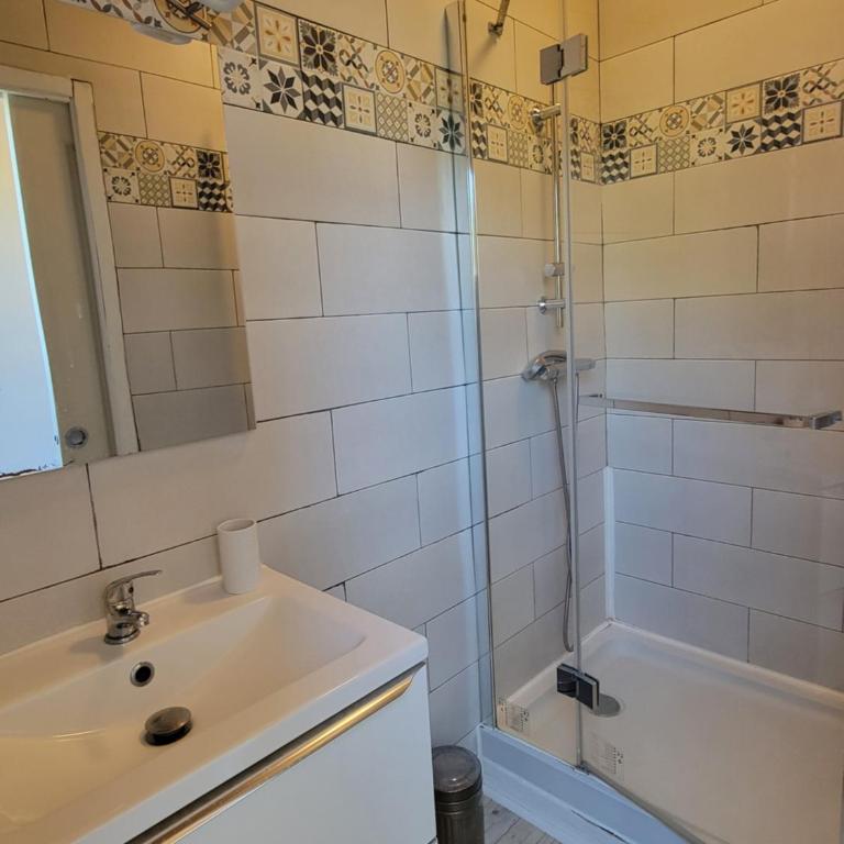 VILLA ILIXON - Appartements privés proche du centre de Luchon, parking, billard, jardin - Apartamento con vistas al jardín - 25