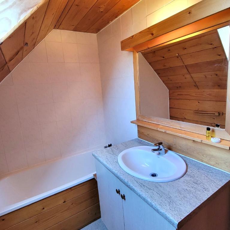 VILLA ILIXON - Appartements privés proche du centre de Luchon, parking, billard, jardin - Apartamento con vistas a las montañas - 19