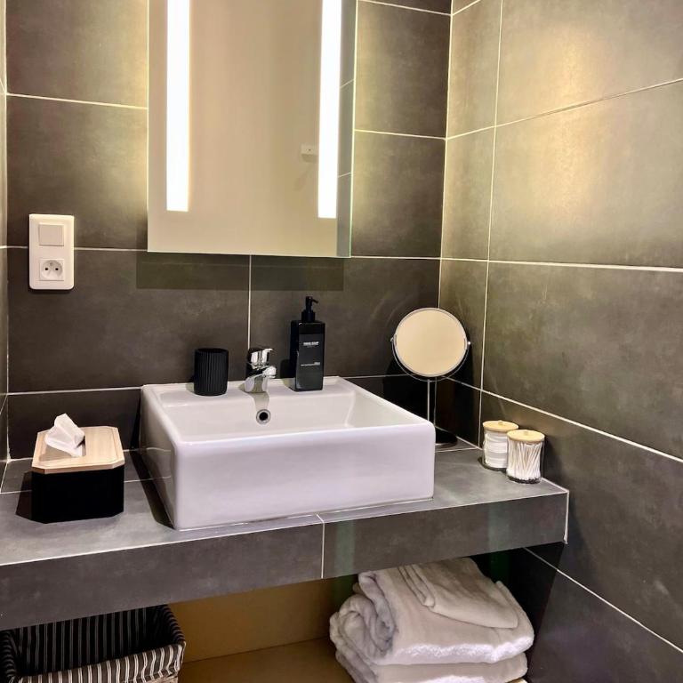 T2 spacieux & calme - vue jardin, Amiens centre - One-Bedroom Apartment - 12