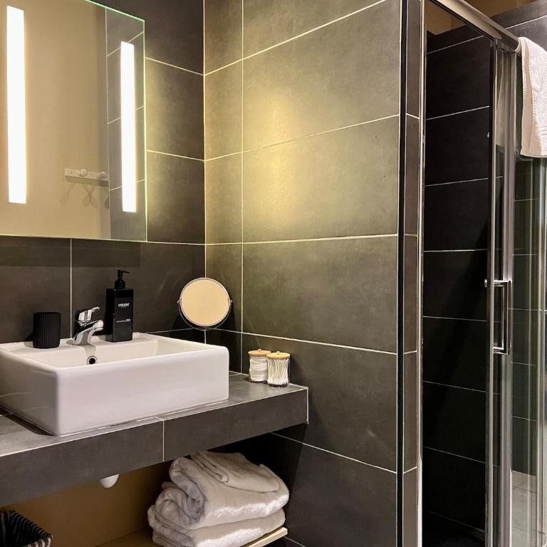 T2 spacieux & calme - vue jardin, Amiens centre - One-Bedroom Apartment - 11