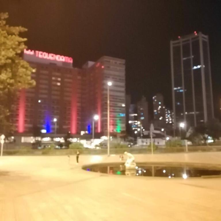 Casa completa 15 personas centro internacional Bogota - Casa de 5 dormitorios - 16