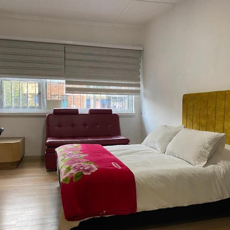 Casa completa 15 personas centro internacional Bogota - Casa de 5 dormitorios - 2
