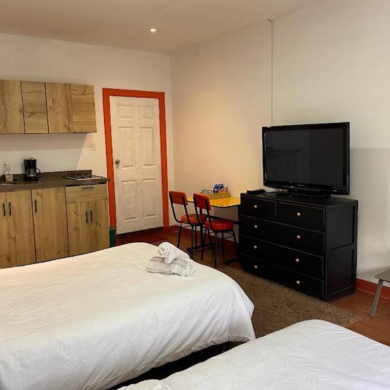 Casa completa 15 personas centro internacional Bogota - Casa de 5 dormitorios - 9