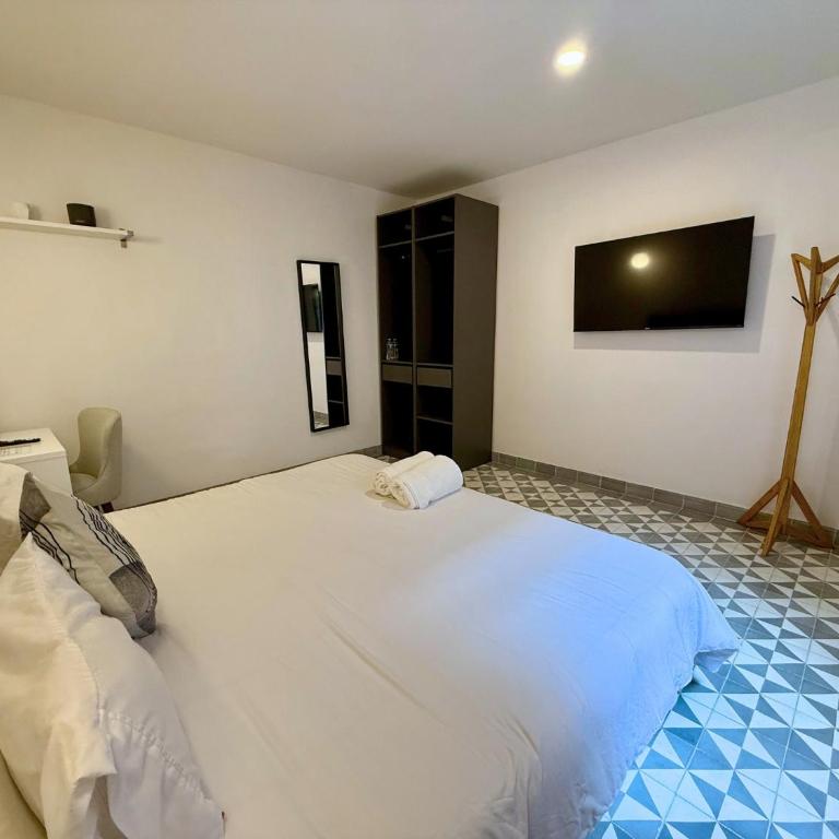 Suites Heriberto Frías - Double Room with Private Bathroom - 4