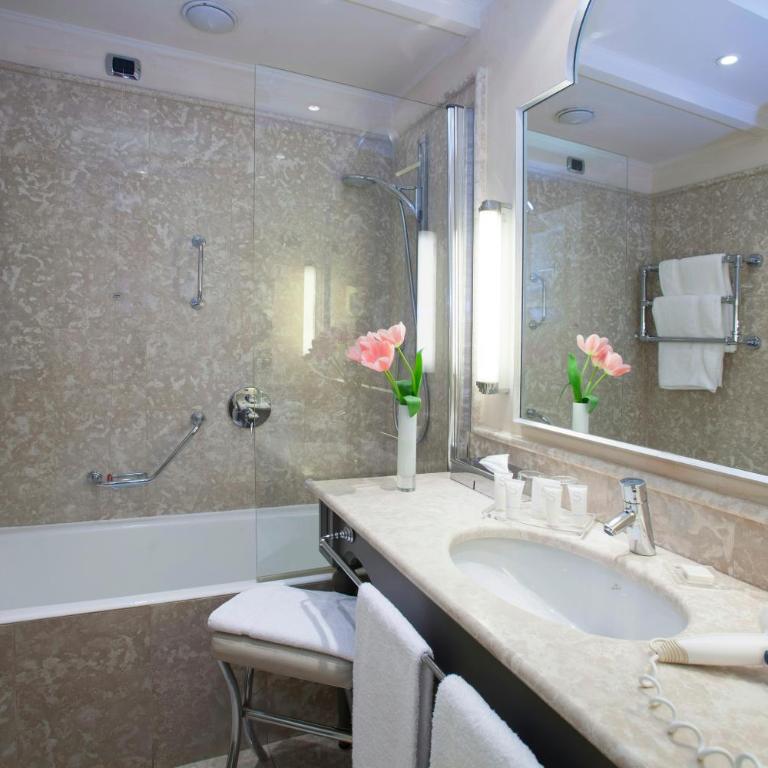 Starhotels Tuscany - Camera Tripla - 3