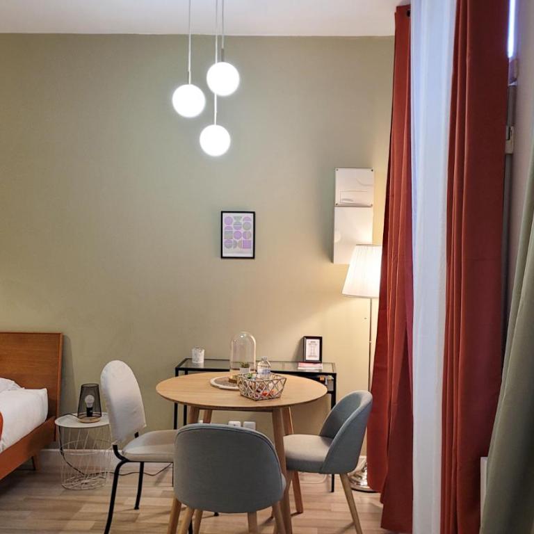 L'Eden Rouennais -Studio cosy - Gare de Rouen à 2 min - Fibre 700Mb- Cœur de Rouen - Appartamento con 1 Camera da Letto - 10