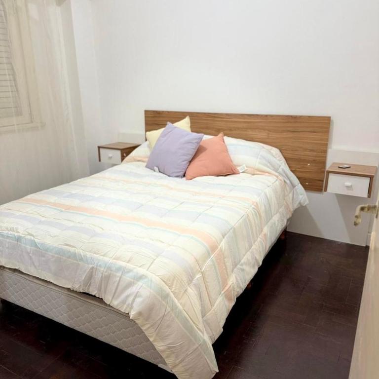 Departamento de dos ambientes sobre avenida Colón - One-Bedroom Apartment - 10